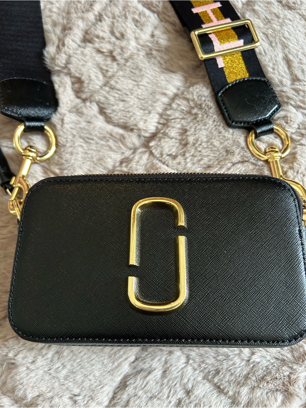 Marc Jacobs Black SnapshotCrossbody Camera Bag with Gold Hardware and Logo Strap - Picture 14 of 16